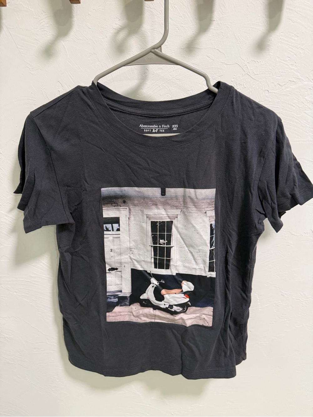 Abercrombie & Fitch Gray Graphic Scooter T-Shirt